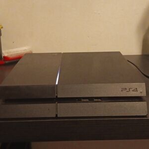 Original PS4 (Like New)